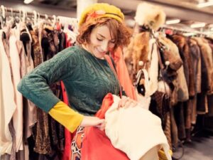 9 Dos and 9 Don'ts of Thrift Clothes Shopping For Beginners