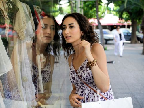 woman window shoping