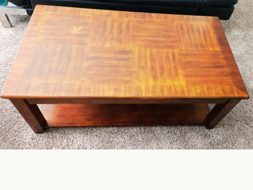 Coffee table from Facebook Marketplace to furnish my apartment for cheap